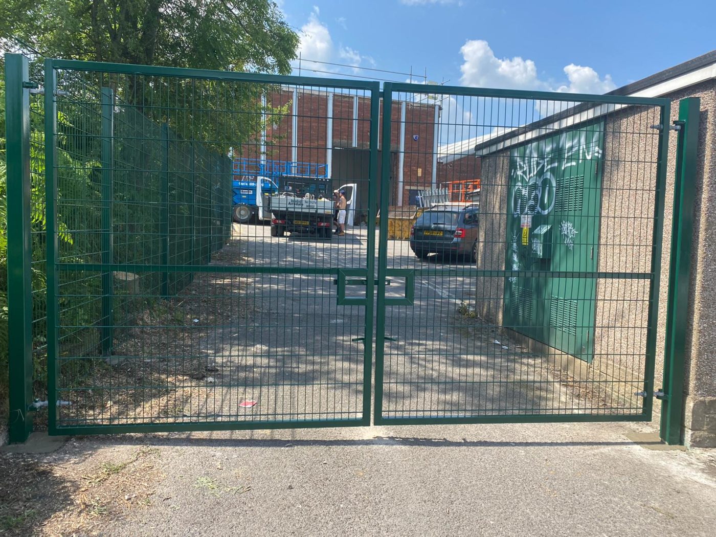 Leeds Fencing Steel Palisade & Commercial Fencing in Leeds & Bradford Airedale Fencing Ltd