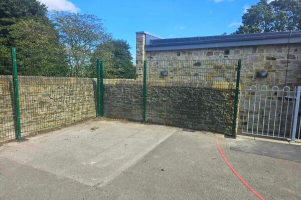 twin mesh school