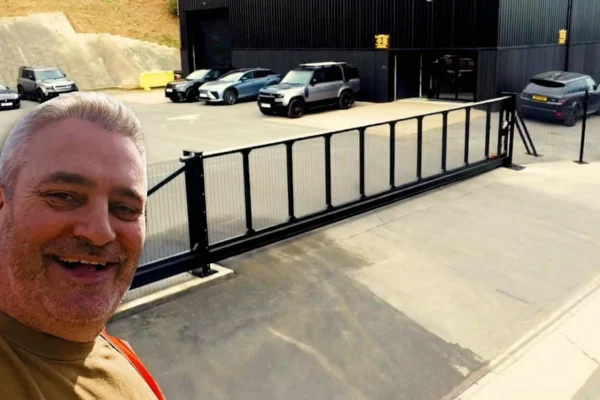 sliding gate sheffield